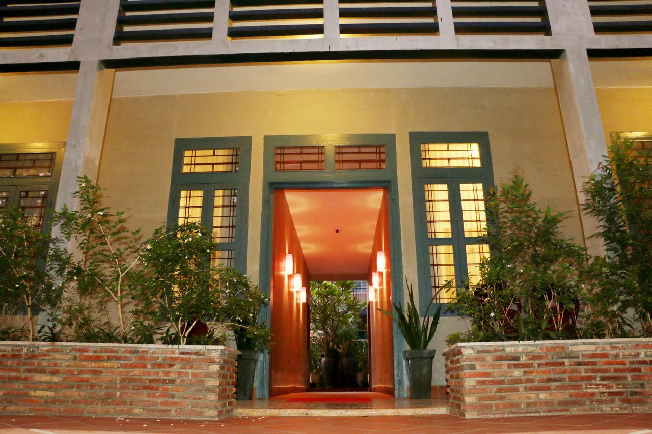 Corner9 Bassac Boutique Hotel プノンペン エクステリア 写真